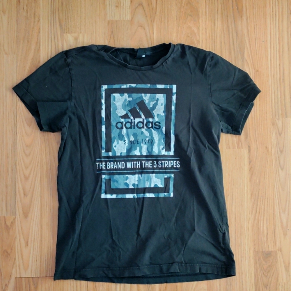 Adidas t-shirt